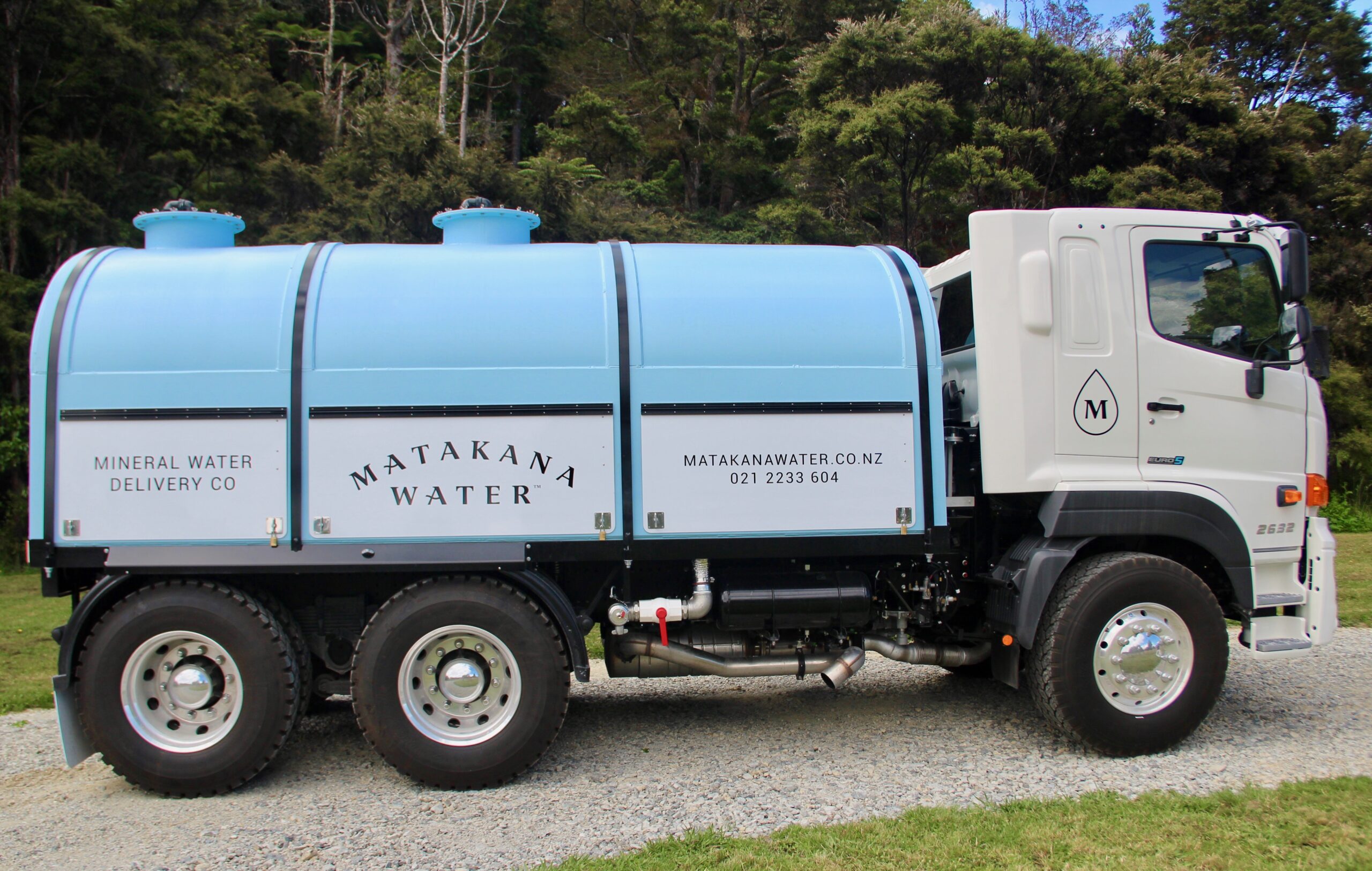 IMG_2495 Side view of the Matakana Water mineral water delivery tanker truck